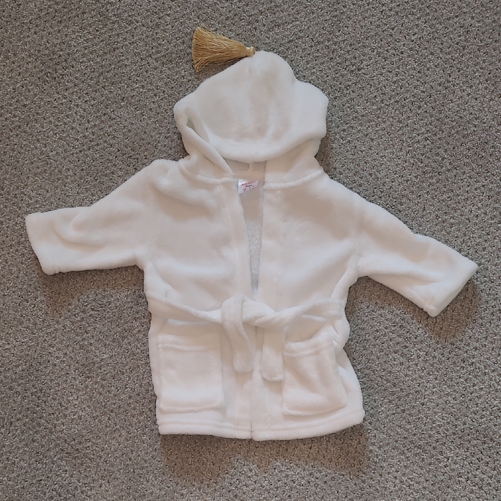 White Hooded Baby Robe with Tassel | 6-12M